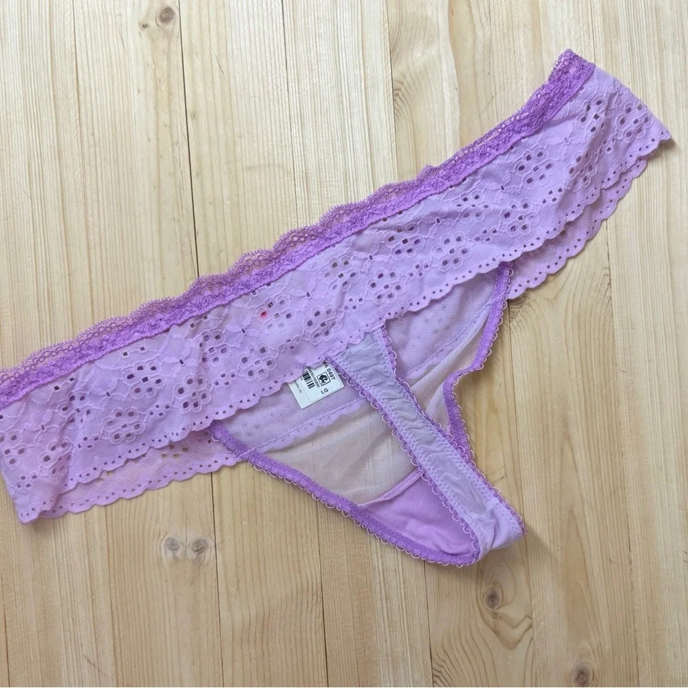 Cosmopolitan Lavender Eyelet Lace Bralette & Panty Set Lingerie NWT Size Medium
